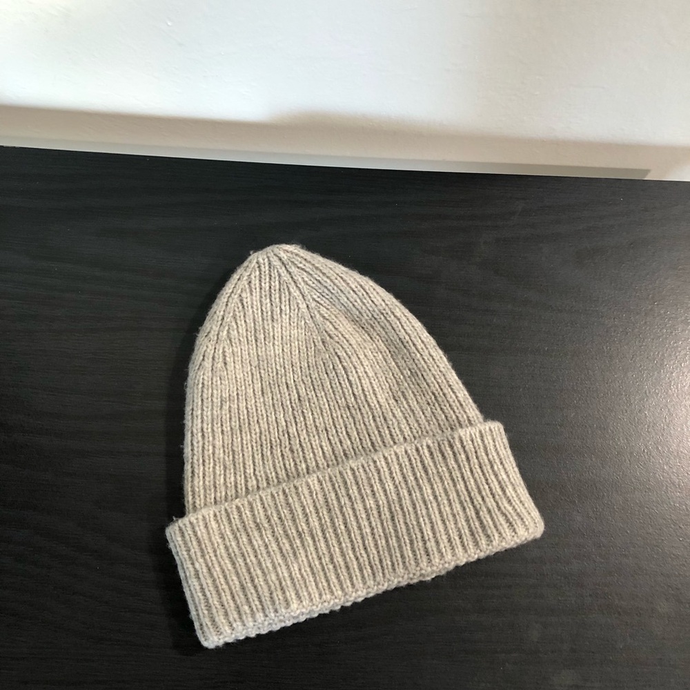 Loft beanie, soft grey. One size, stretchy and comfortable.